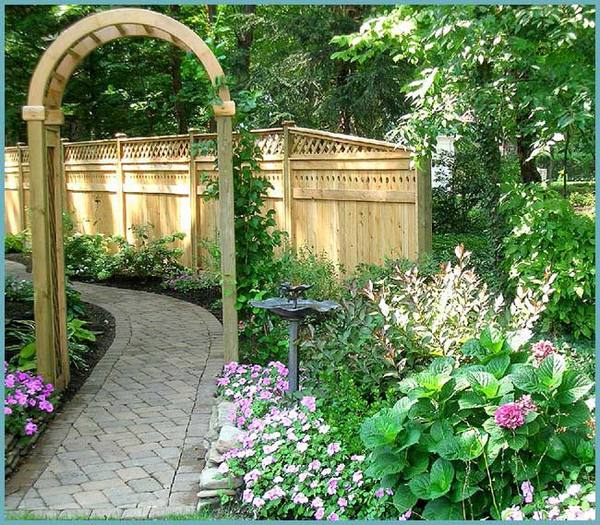 Мастерим своими руками: садовая арка для вьющихся растений - фото