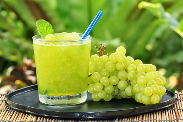 Сколько калорий содержится в зеленом винограде? с фото